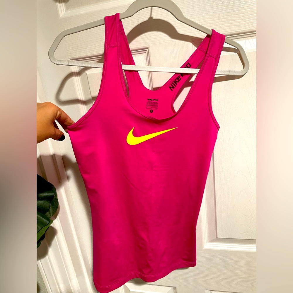 Nike Slim Fit Tank Top - Medium